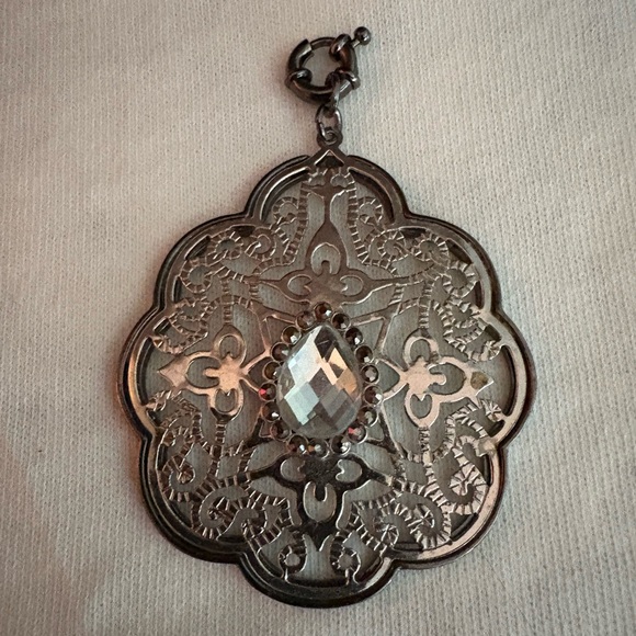 Premier Designs Jewelry - Premier Designs Charleston Pendant